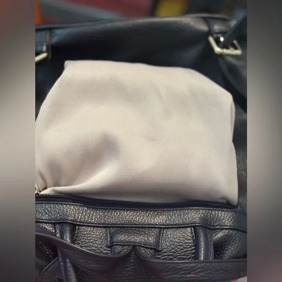 Customer Appreciation Gift 💝 Valentino Backpack - Picture 6 of 11